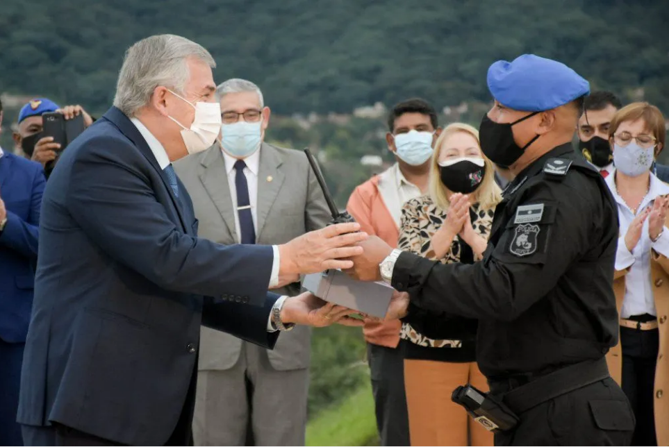 阿根廷胡胡伊（Jujuy）省警察啓用新的通信設備以加強其犯罪預防和社區援助力量。